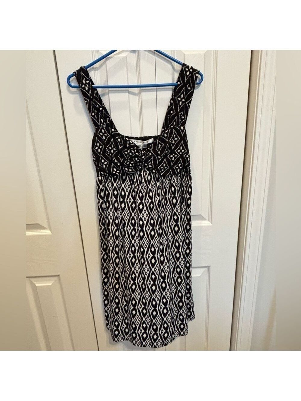Max Studio Black and White Geo Print Twist Bodice Dress Sz L